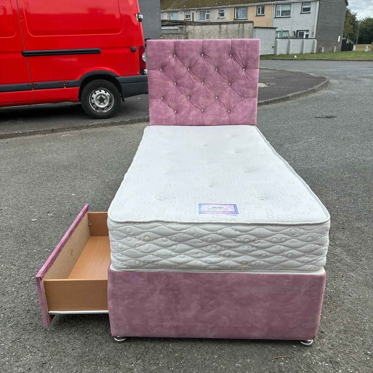 Pink 💎Crushed Velvet Bed & Mattress - Image 3