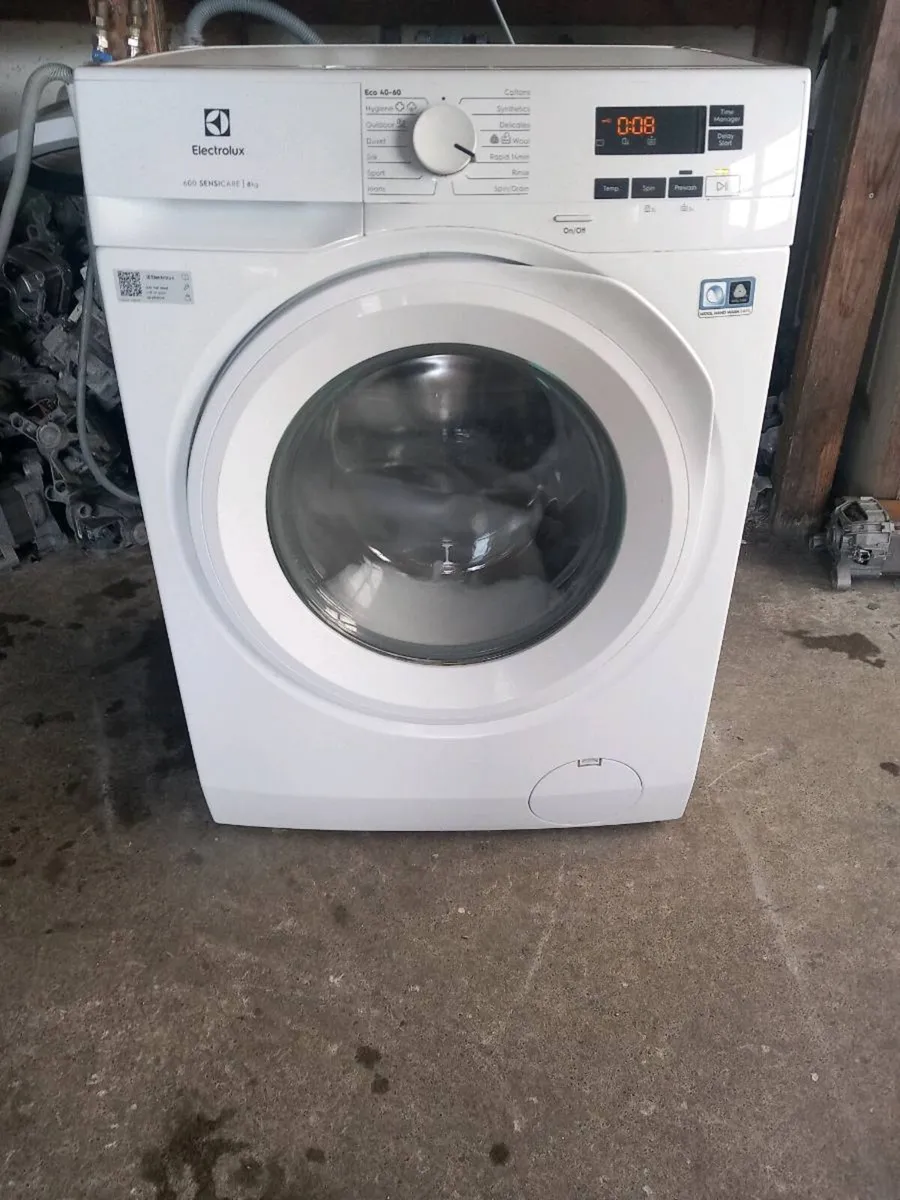 Electrolux 9kg washing machine 1400 spin - Image 1
