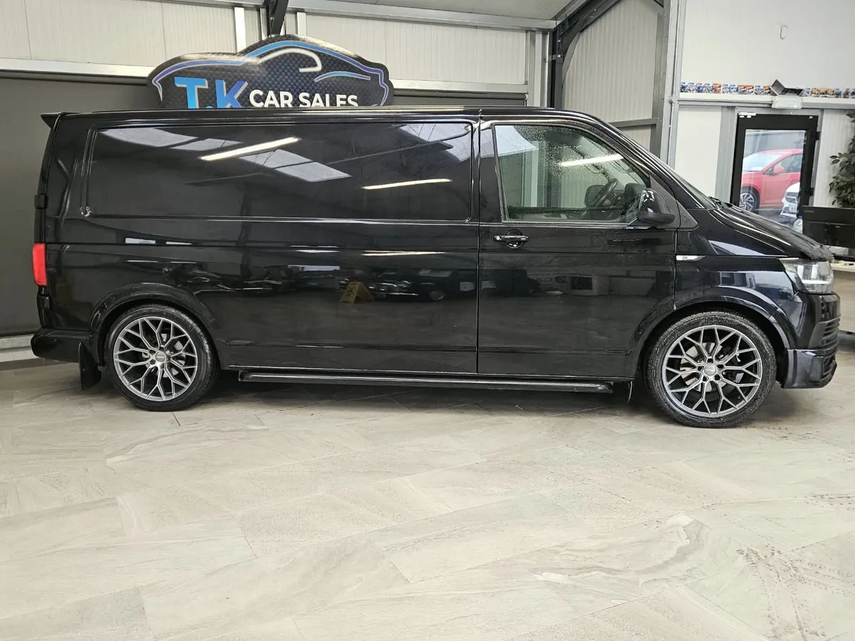 17 VOLKSWAGEN TRANSPORTER HIGHLINE - Image 3