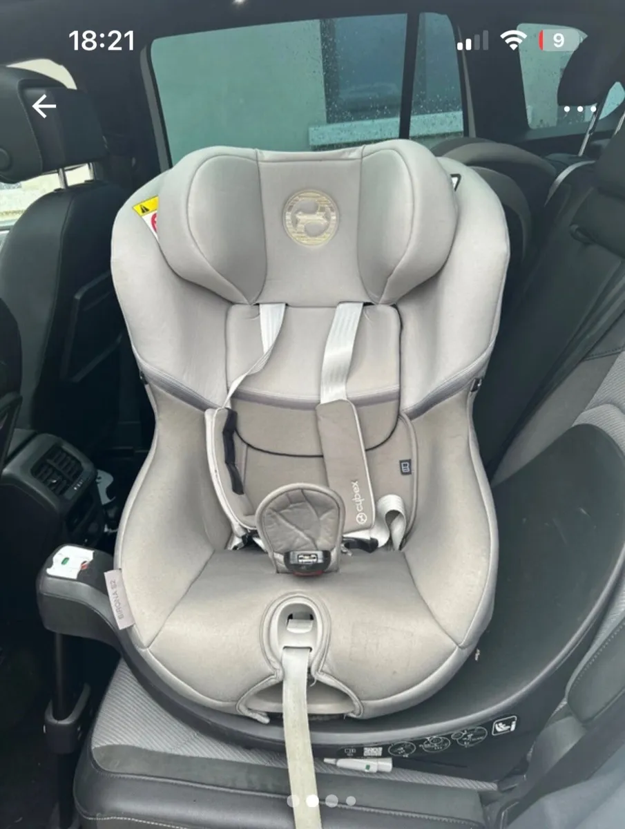 Car seat - Image 1