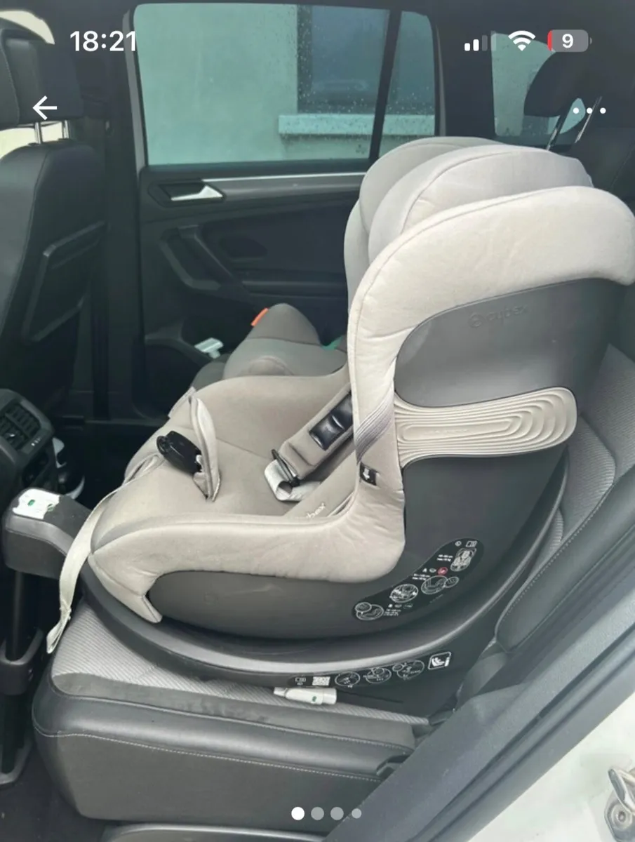 Car seat - Image 2