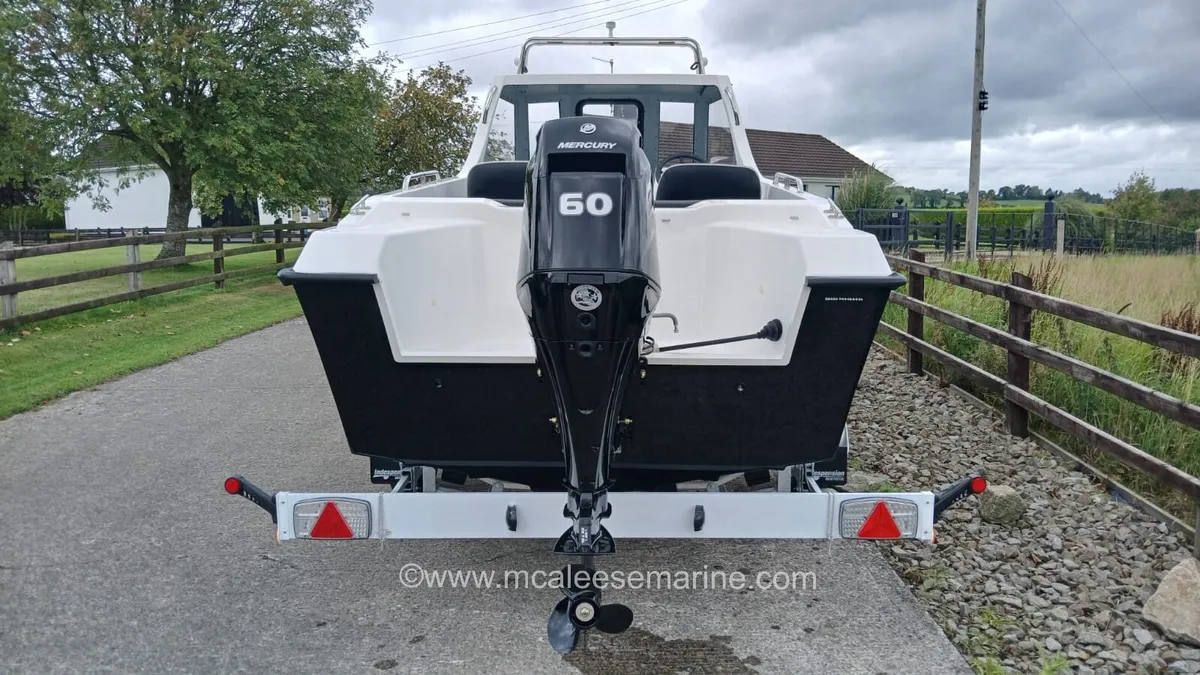 Endeavour 500 Fast Fisher - Image 4