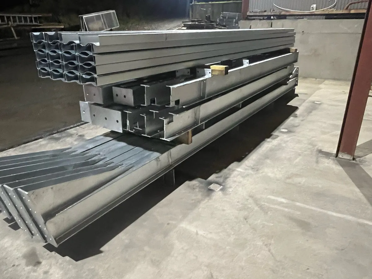 60x40x14 galvanised shed with purlins - Image 2
