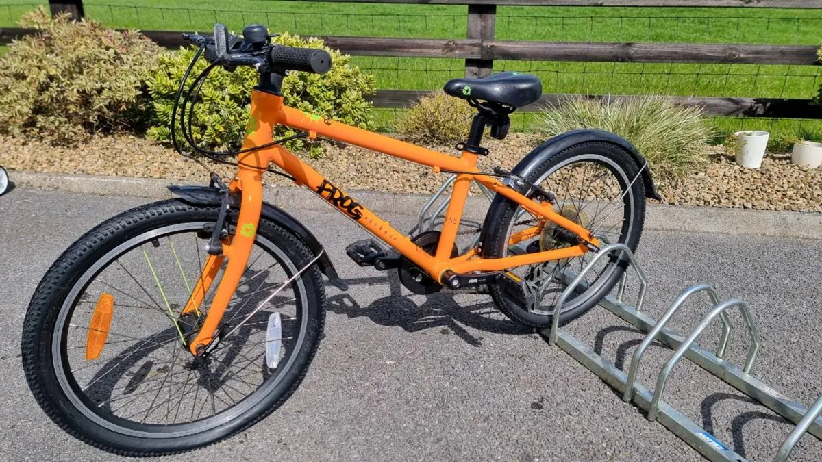 Frog 52 Hybrid Bike (Excellent Condition) - Image 2