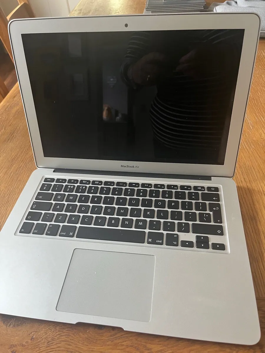 Laptop - Image 3