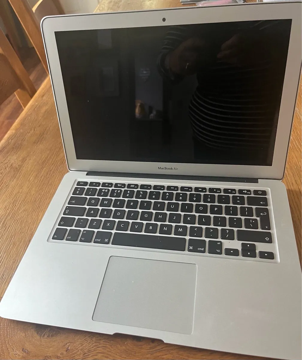 Laptop - Image 2