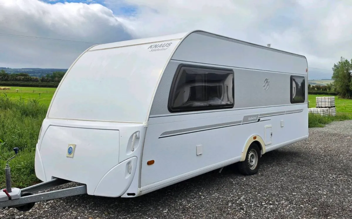Knaus Sudwind 500EU Caravan - Image 1