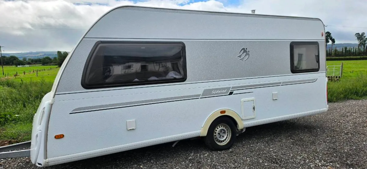 Knaus Sudwind 500EU Caravan - Image 2