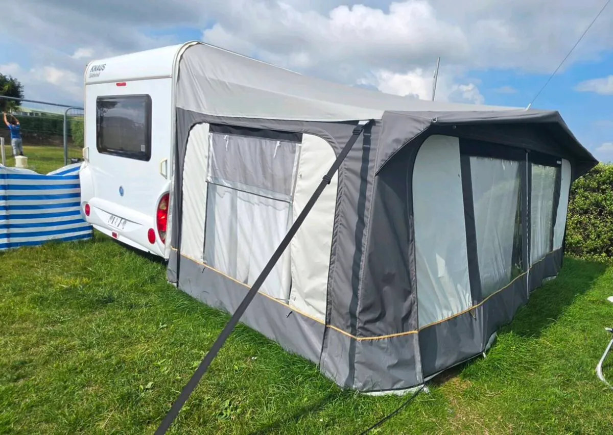 Knaus Sudwind 500EU Caravan - Image 1