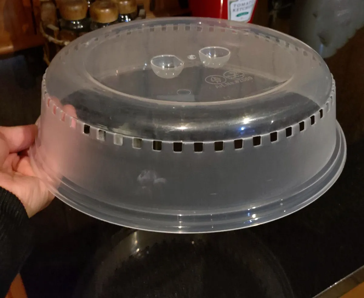 PLASTIC PLATE COVER (USED). - Image 3