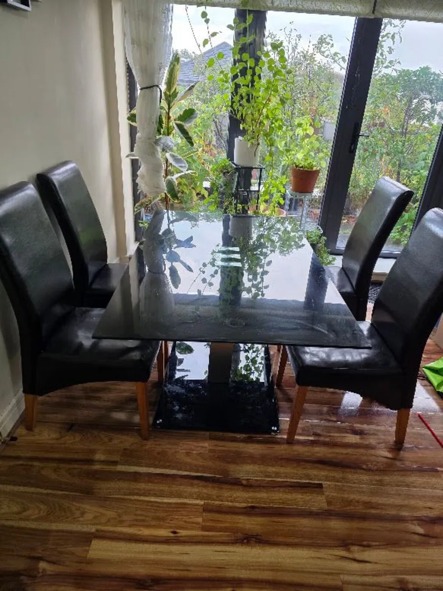 DINING TABLE  PLUS 4 CHAIRS