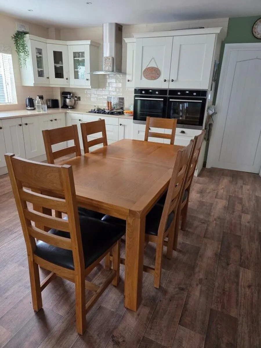 kitchen table and 6 chairs - Image 2