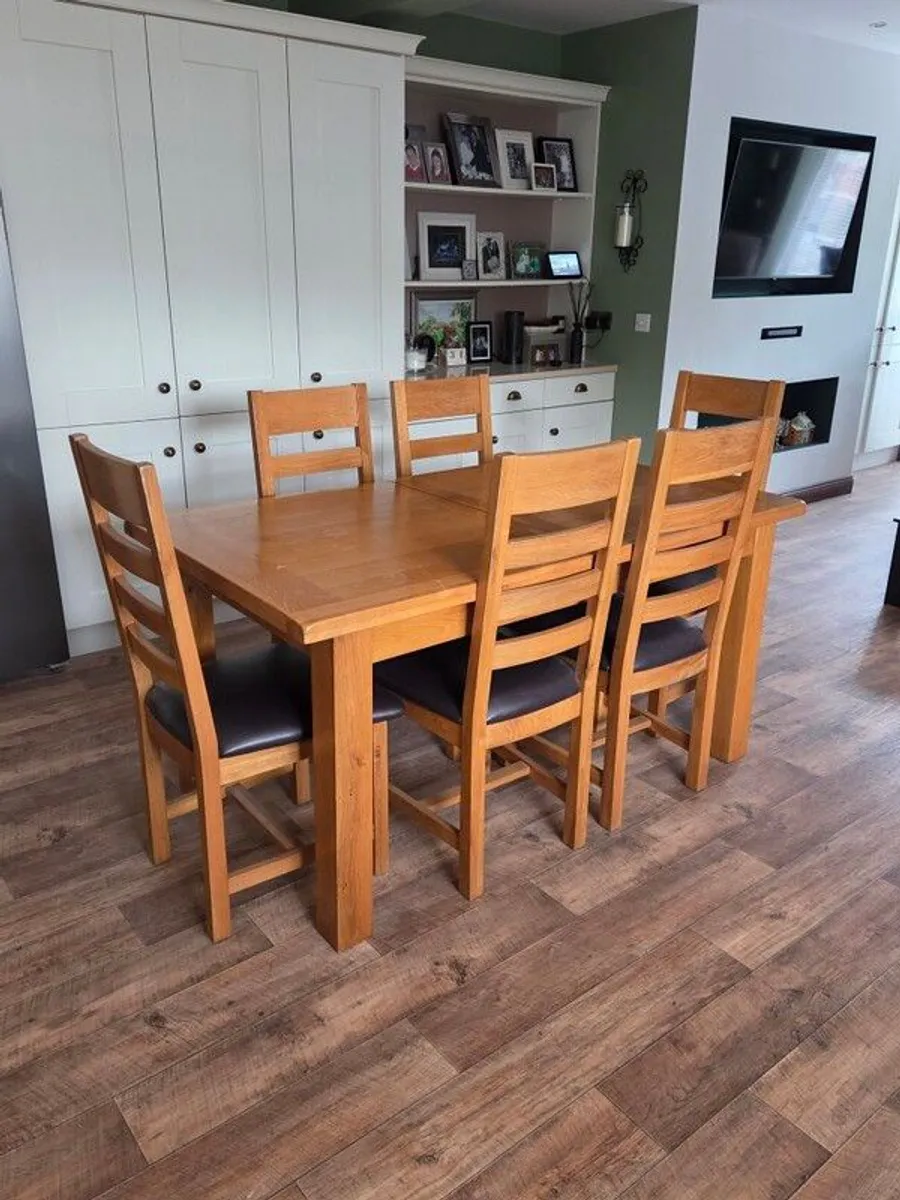 kitchen table and 6 chairs - Image 4