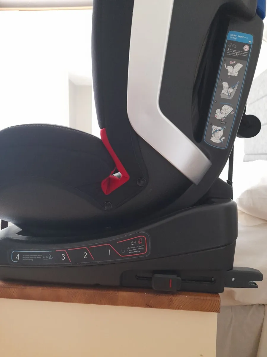 Child car seat - Image 1