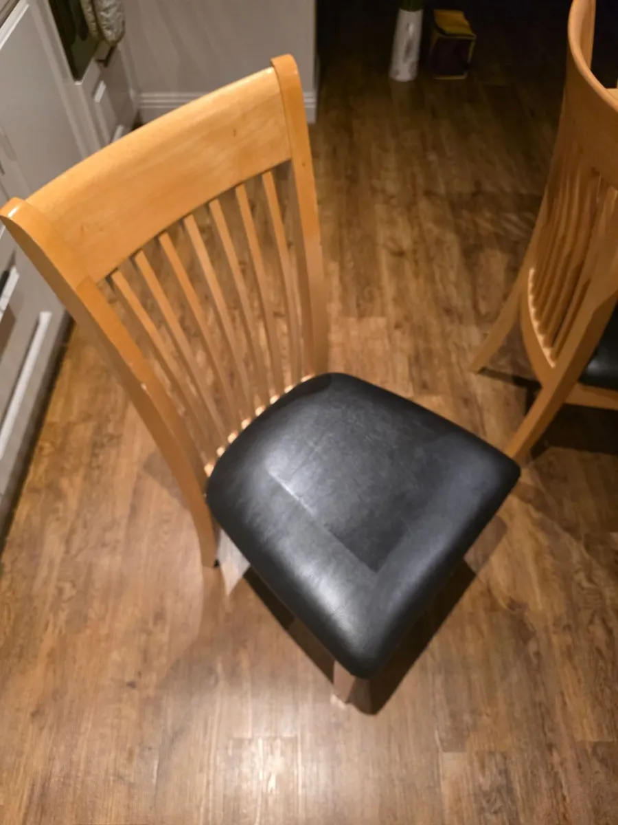 Dining Table and chairs - Image 4