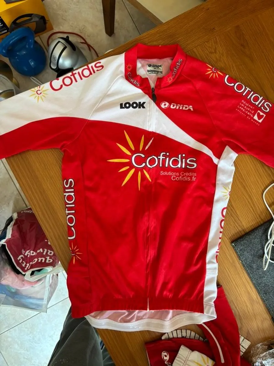 Cofidis Cycling Gear Size M - Image 1
