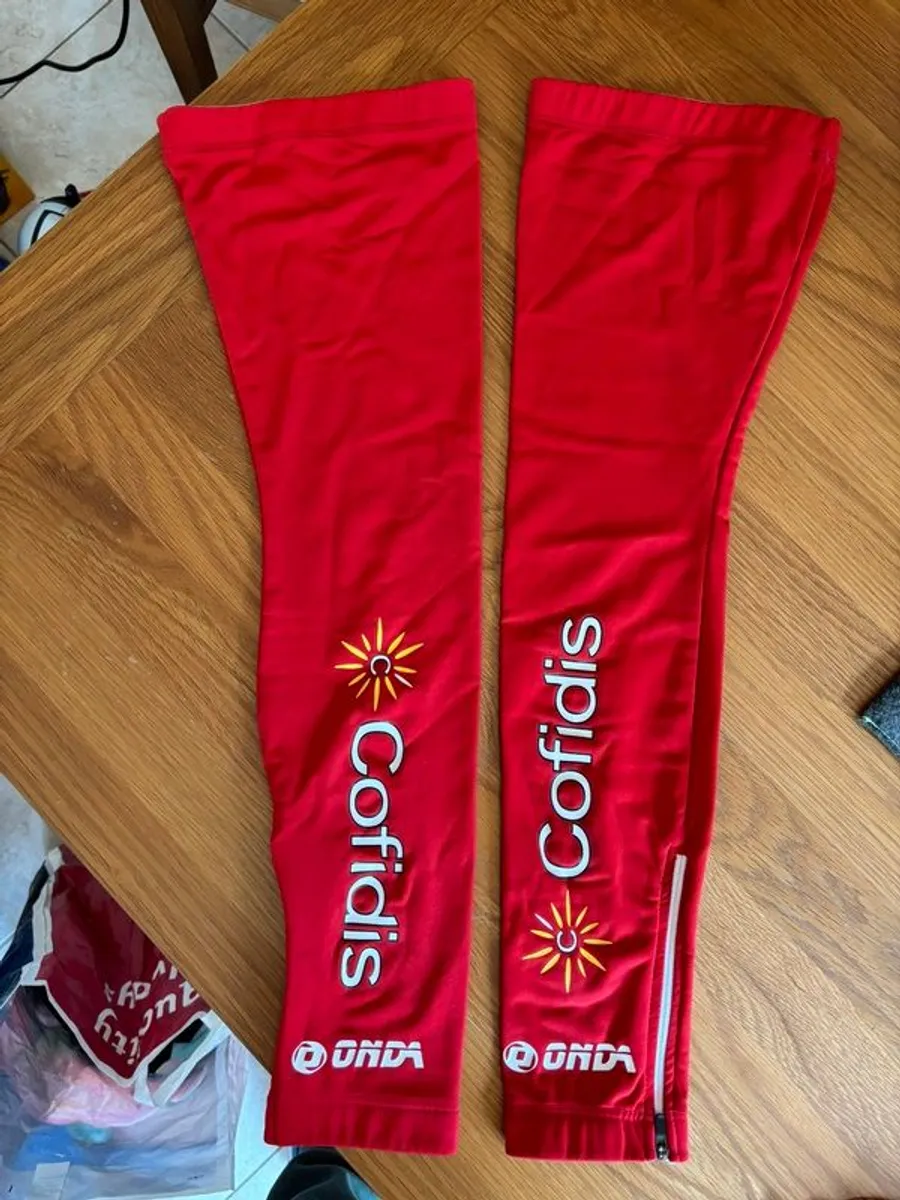 Cofidis Cycling Gear Size M - Image 3