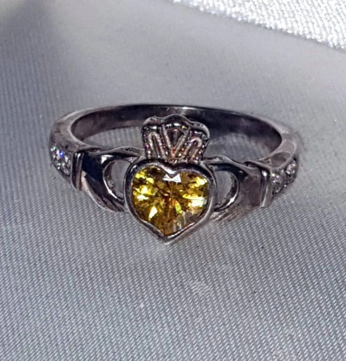 Vintage Sterling Silver Topaz Claddagh Ring - Image 2