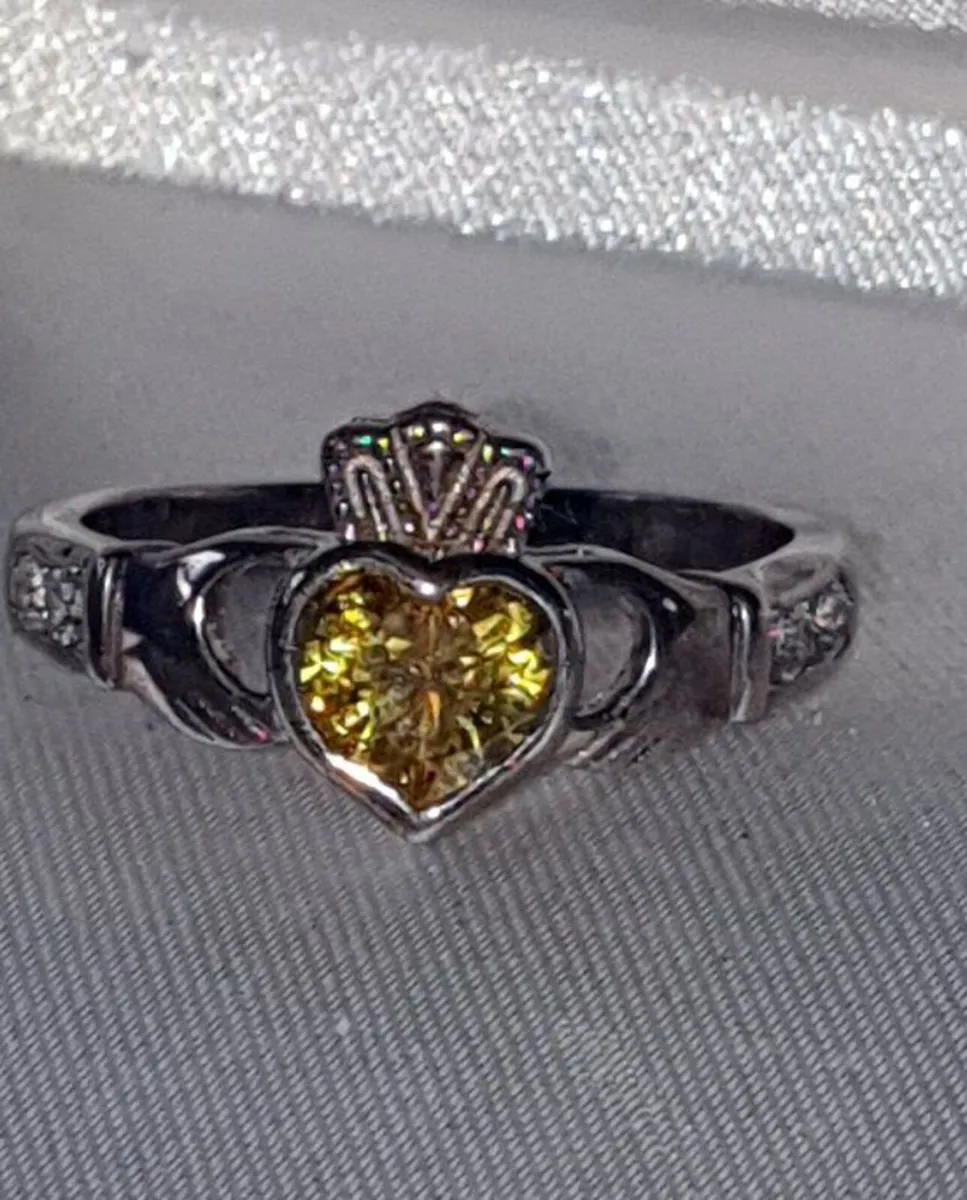 Vintage Sterling Silver Topaz Claddagh Ring - Image 3