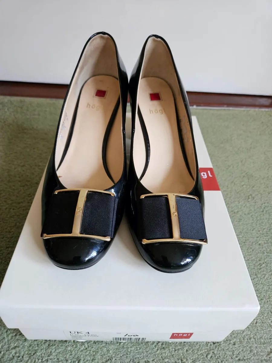 Womens Shoes 4 - Image 1