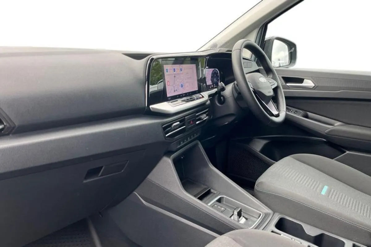 Ford Transit Connect 240 Active AUTO L1 SWB FlexCa - Image 3