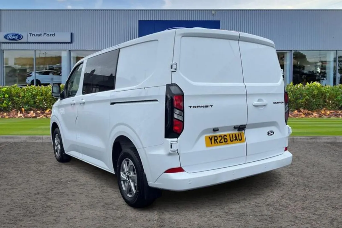 Ford Transit Custom 320 Limited L1 SWB FWD 2.0 Eco - Image 2