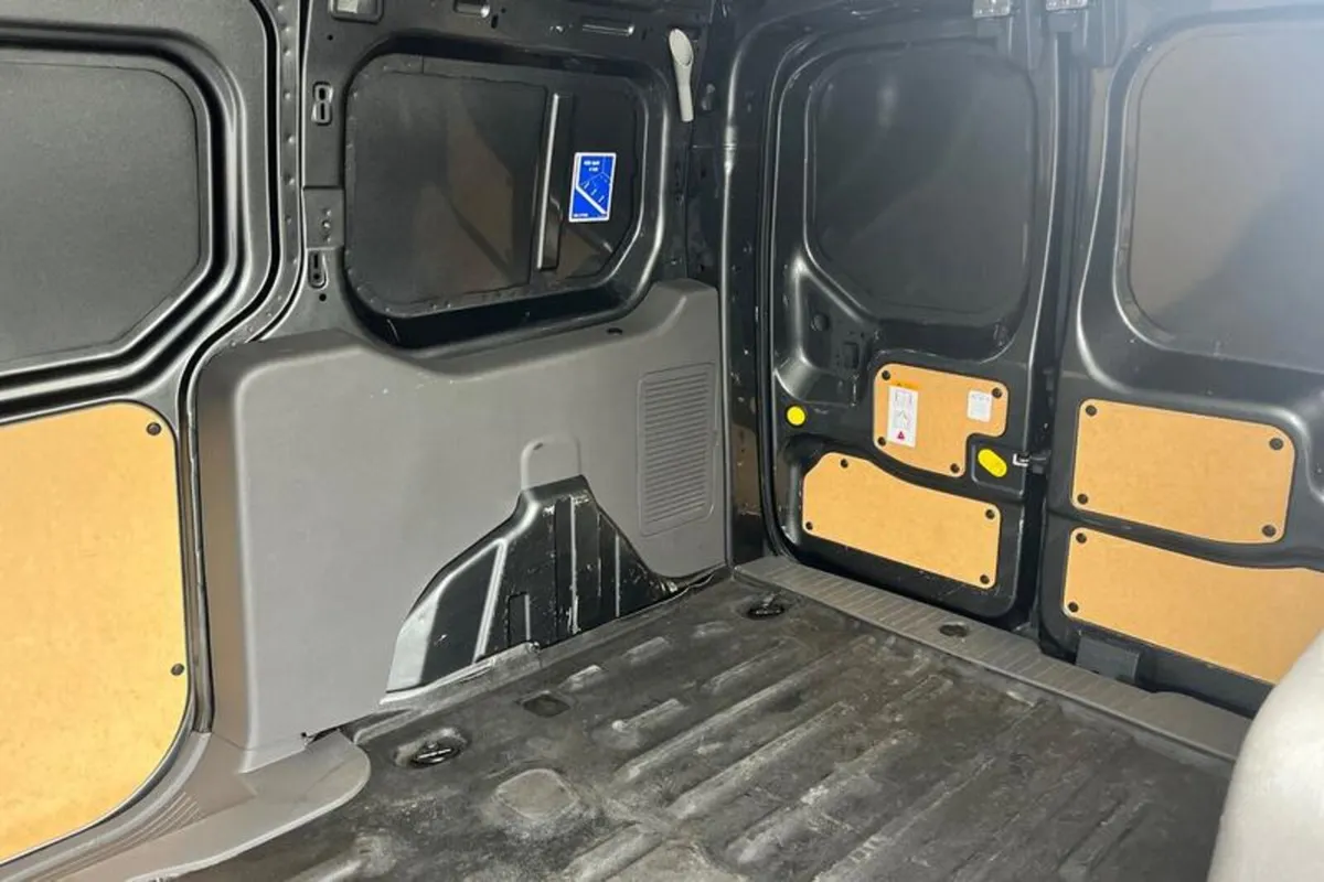 Ford Transit Connect 250 L2  1.5 EcoBlue 120ps Lim - Image 4