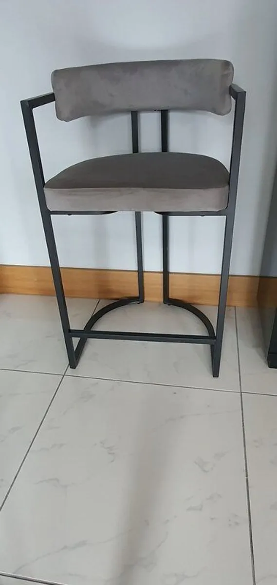 4 Kitchen island stool - Image 4