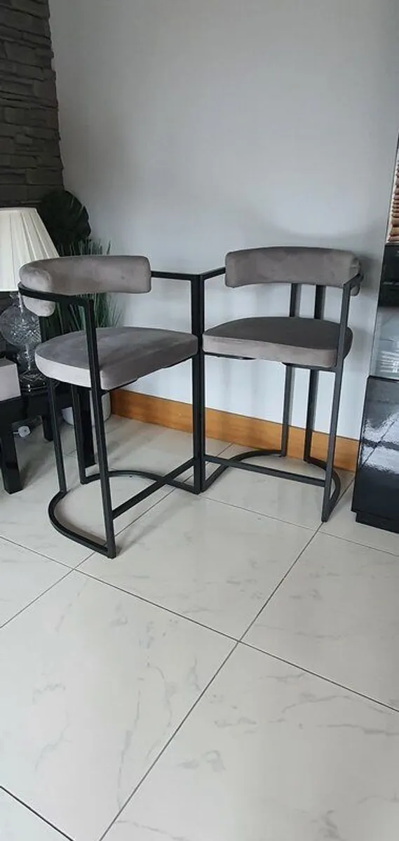 4 Kitchen island stool - Image 2