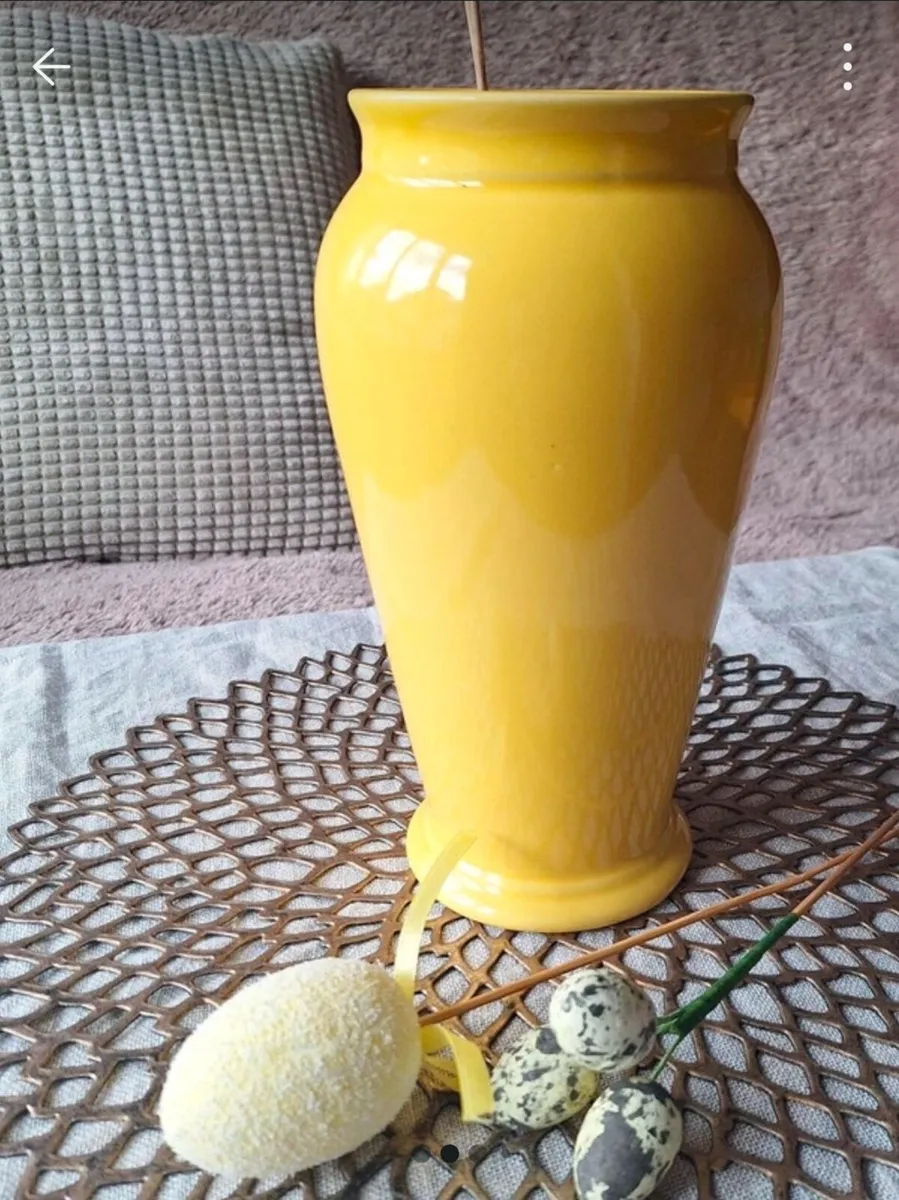 Beautiful yellow ceramic vase - Image 4