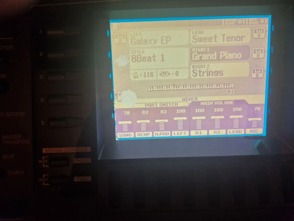 Yamaha PSR 8000 keyboard workstation - Image 4