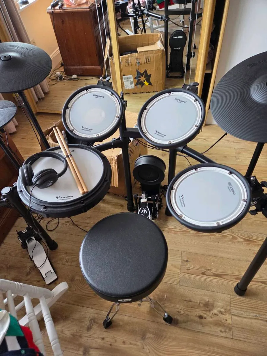 Roland TD-17KV all mesh Electric drum kit - Image 1