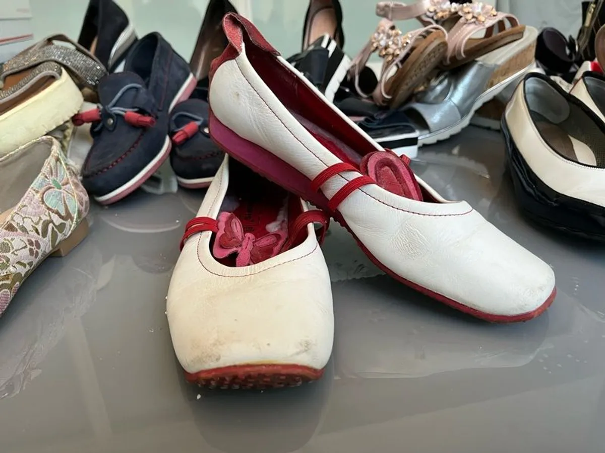 24 pairs of classy womens shoes - Image 2