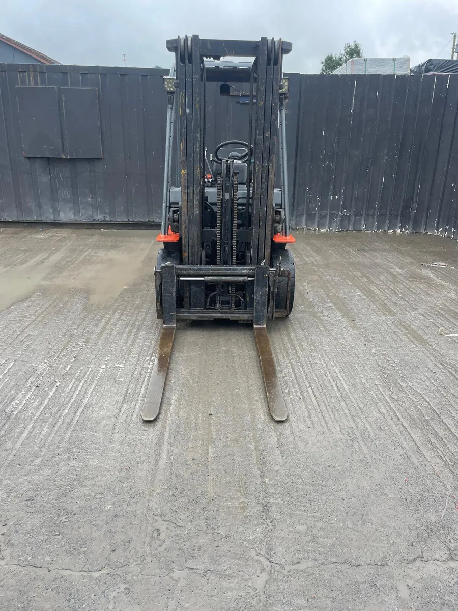 Toyota Diesel Forklift – 2.5 Tonne, Triplex Mast - Image 2