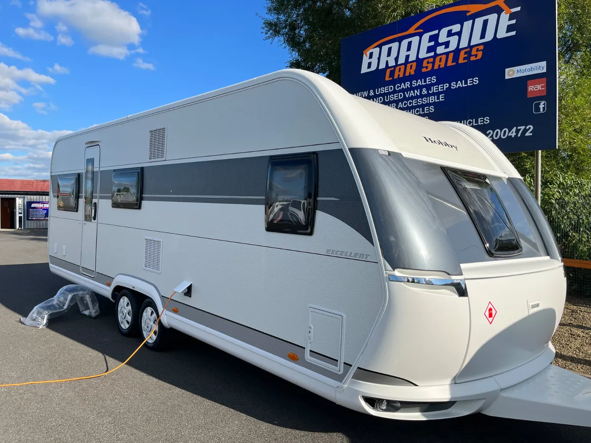 2023 HOBBY 650 UMFE 5/6 BERTH LUX CARAVAN - Image 1