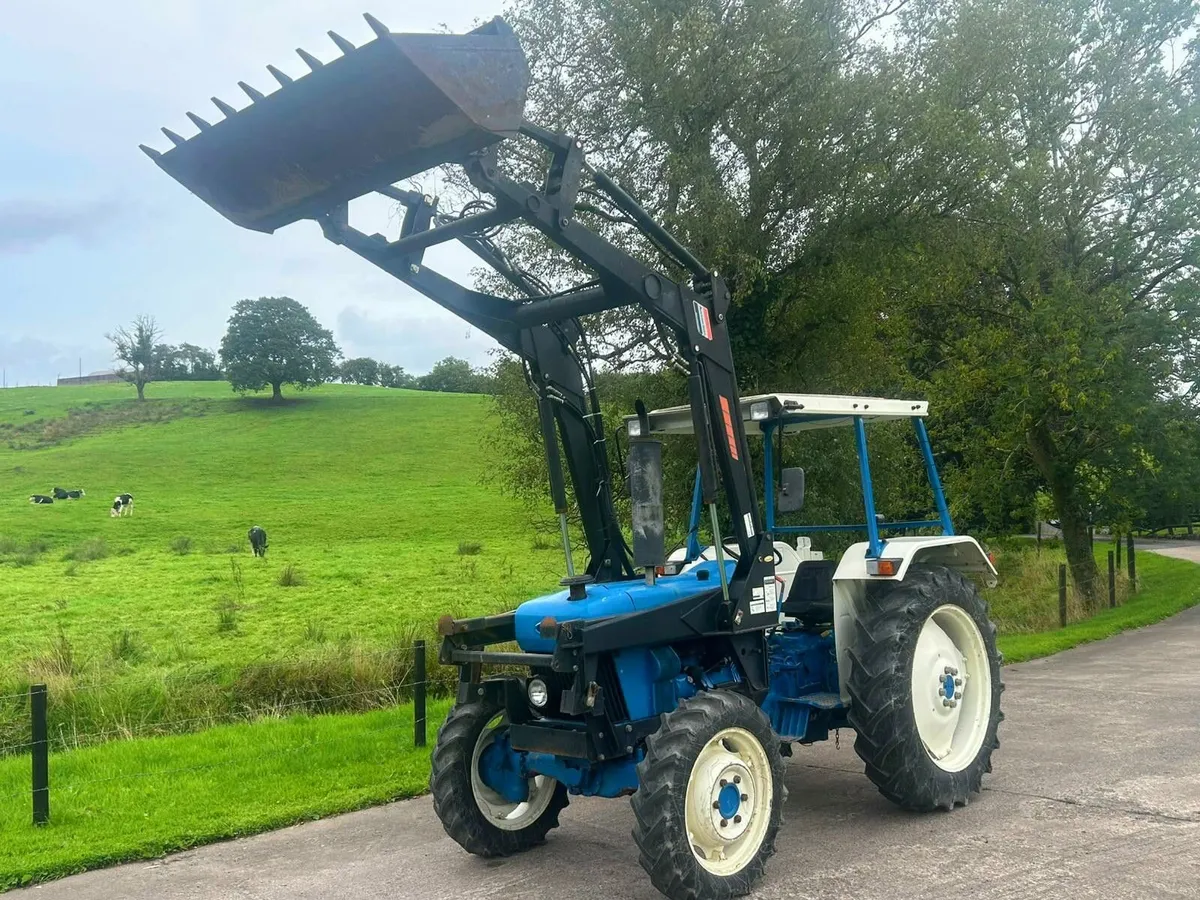 FORD 4130 4WD TRACTOR - Image 1