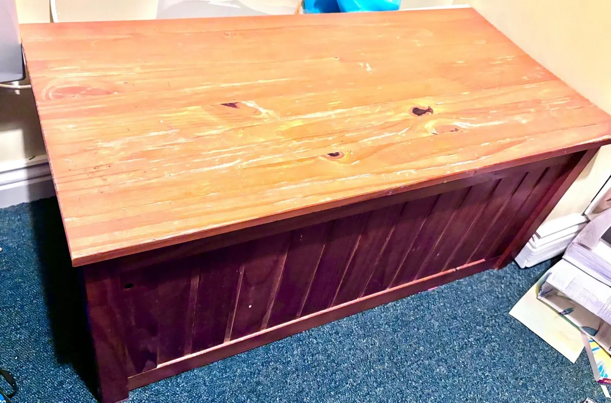 Wooden chest cabinet - Image 2