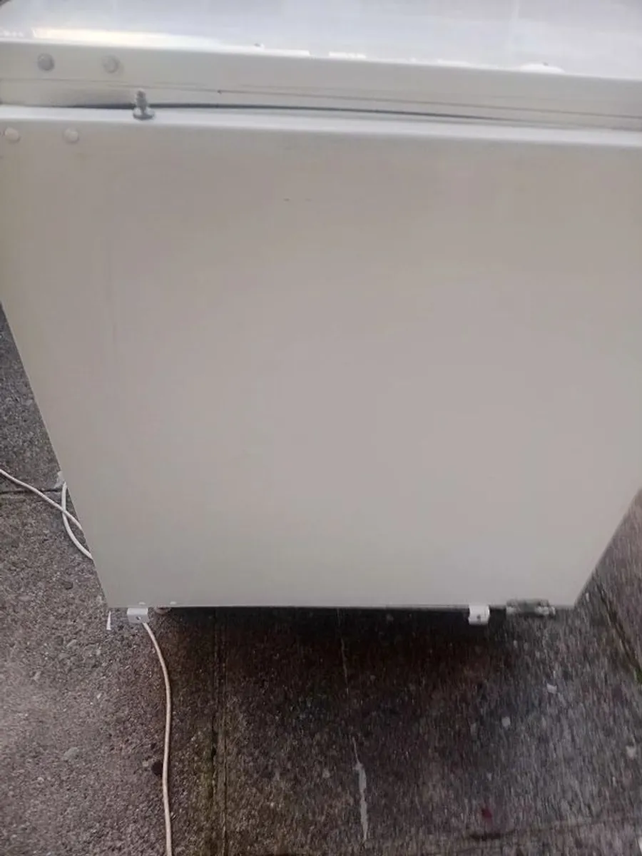 fridge - Image 2