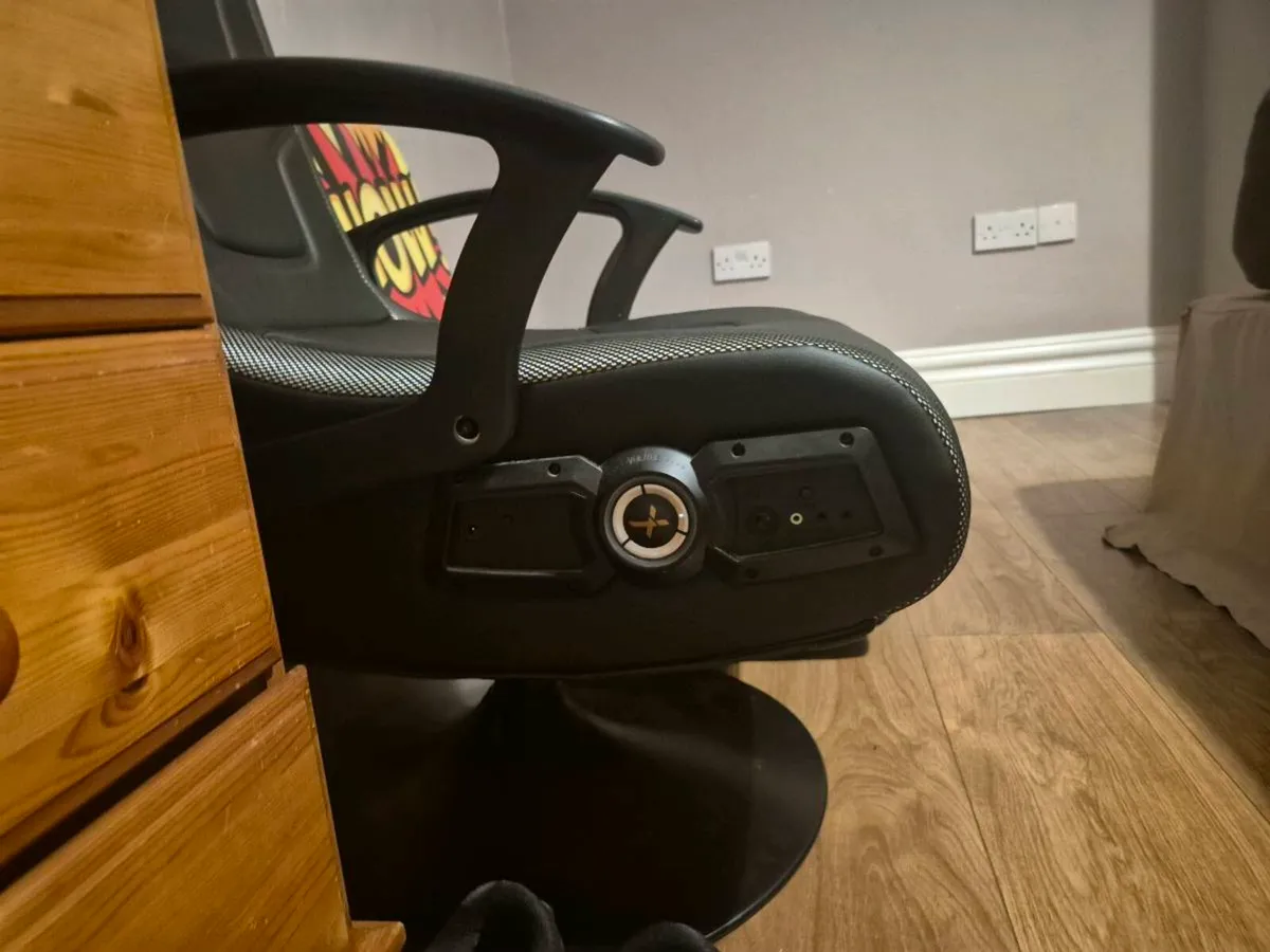 Gaming chair - Image 4
