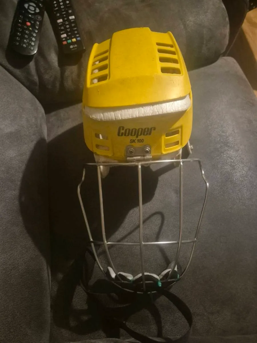 Yellow cooper helmet - Image 1
