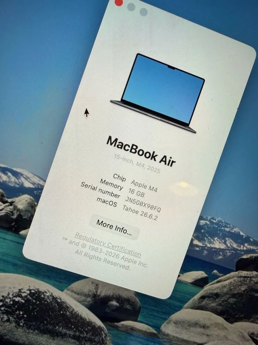 Macbook Air 2025 M4 15" - Image 1
