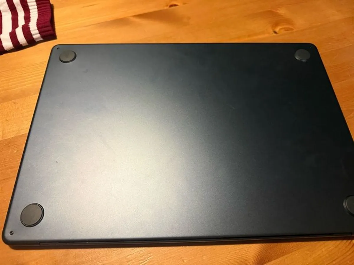 Macbook Air 2025 M4 15" - Image 2