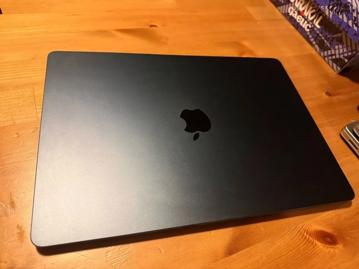 Macbook Air 2025 M4 15" - Image 3