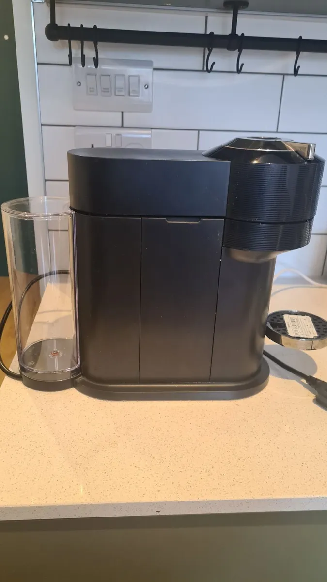 Nespresso vertuo coffee machine - Image 2