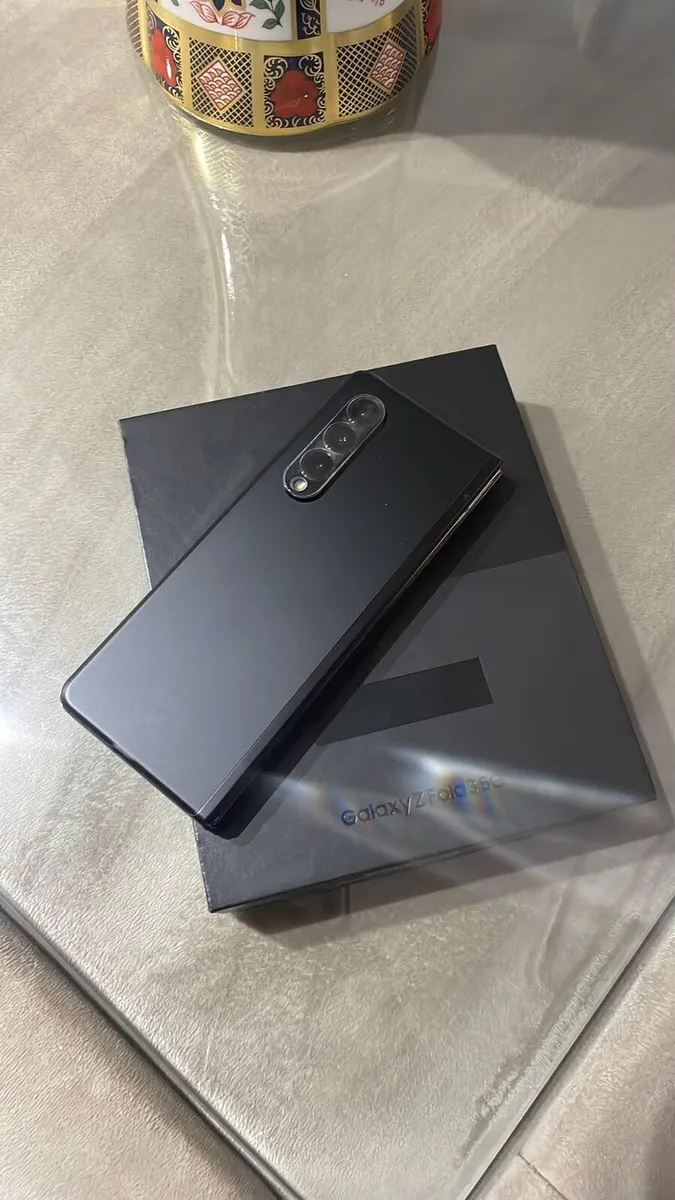 Samsung galaxy fold 3 unlocked - Image 4