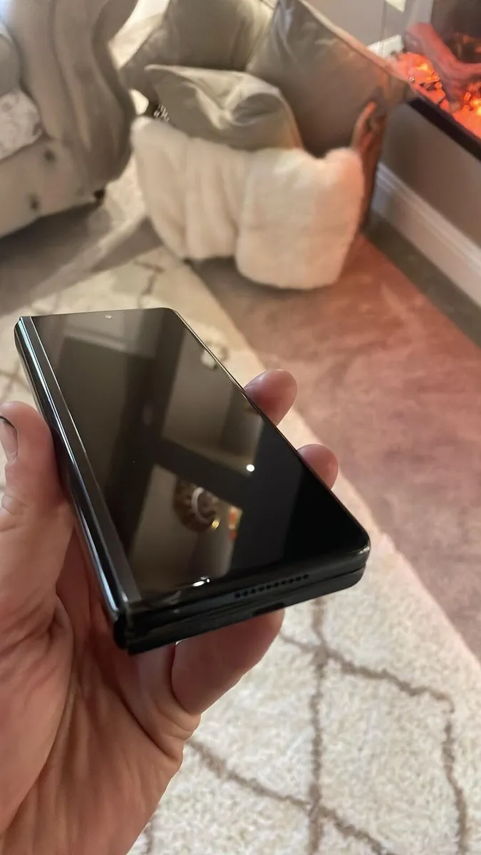 Samsung galaxy fold 3 unlocked - Image 3