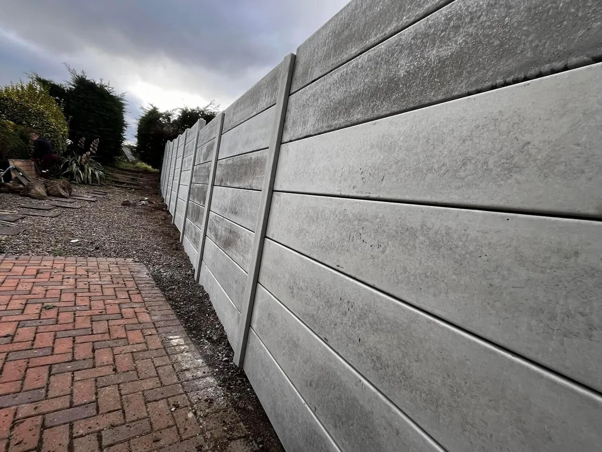 Fence, concrete fence wall. - Image 2