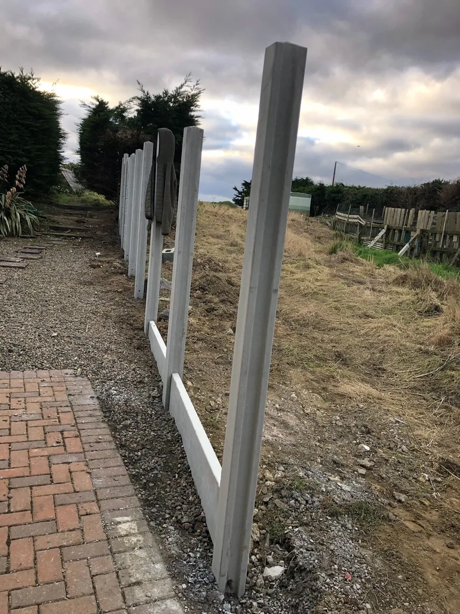 Fence, concrete fence wall. - Image 3