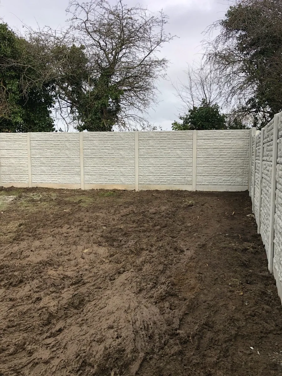 Fence, concrete fence wall. - Image 4