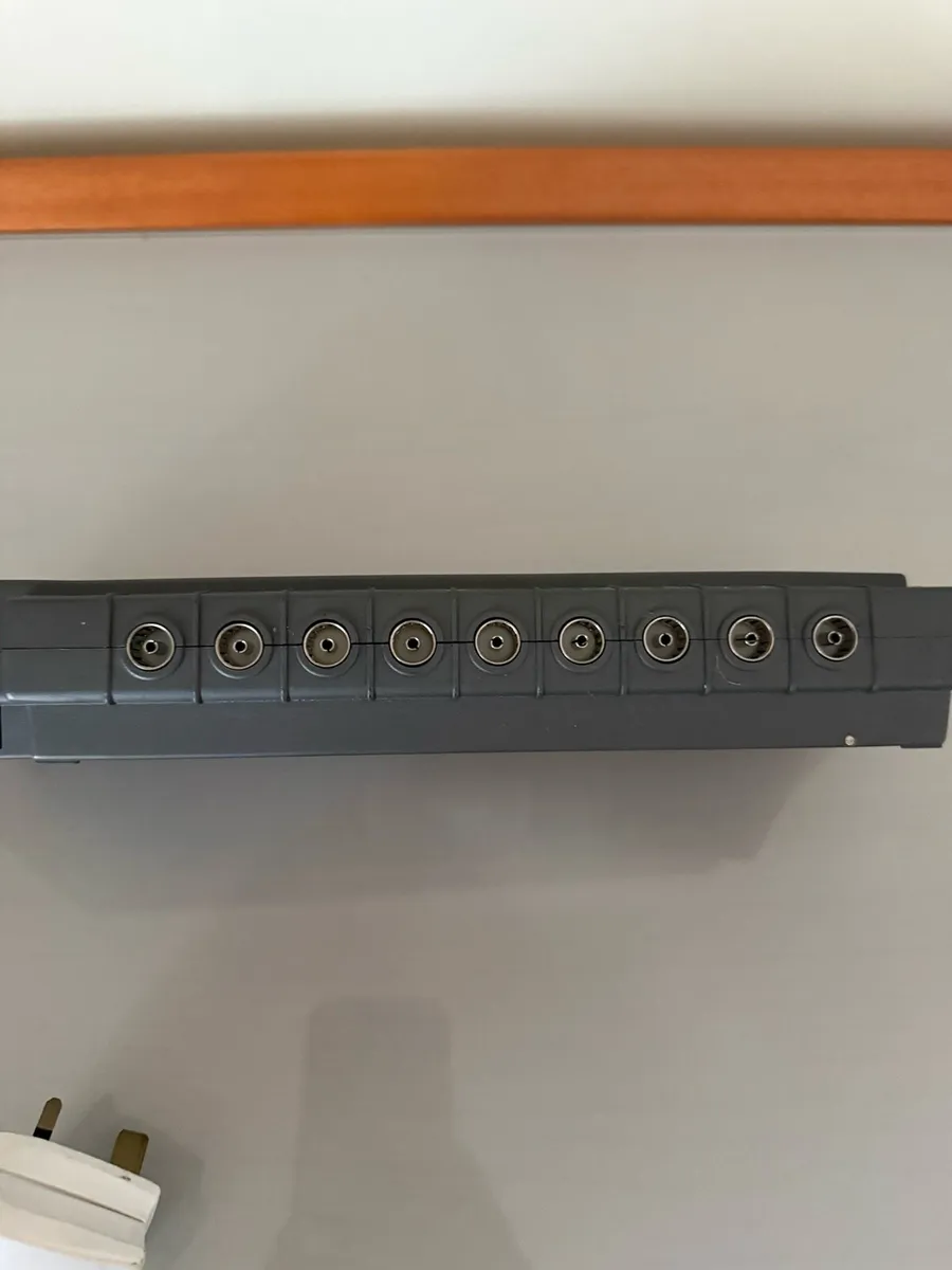 Mercury Distribution amplifier - Image 2
